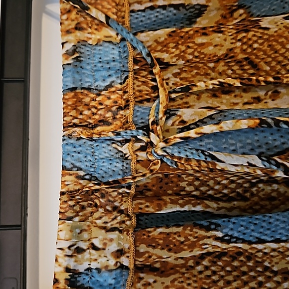 Woman's skirt small brown and turquoise snake pattern olivaceous - Picture 3 of 3